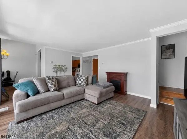 466 Pompton Ave #F, Cedar Grove Twp., NJ 07009