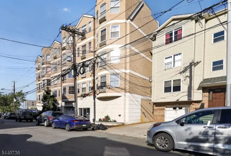 56-60 Ferguson St #C1, Newark, NJ 07105 - #1