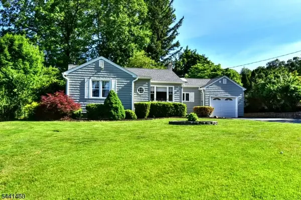 11 Mountain Ridge Dr, Wayne Twp., NJ 07470