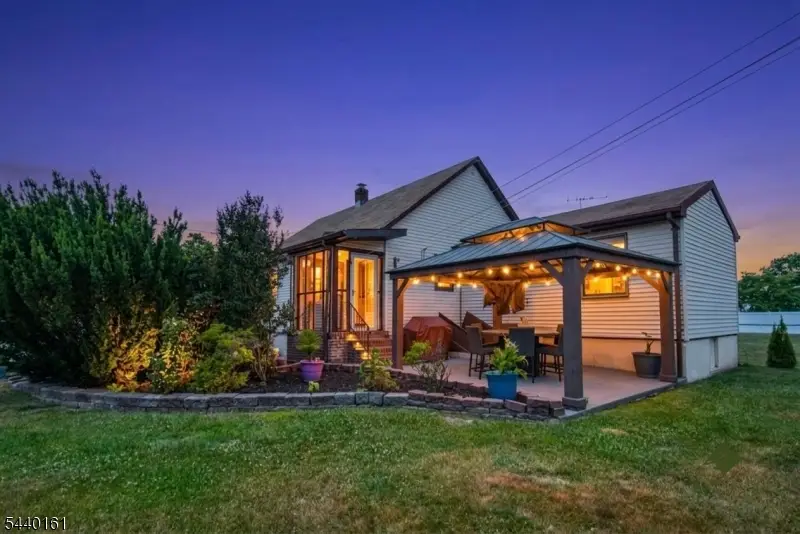 26 N 9th Ave, Manville, NJ 08835 - #3