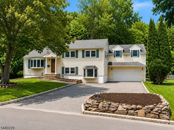 63 Edgewood Dr, Florham Park Boro, NJ 07932
