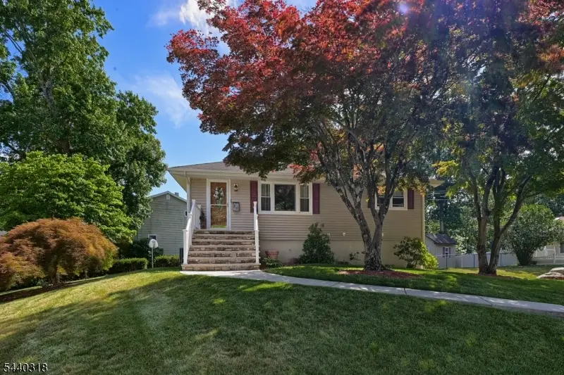 30 Heather Ln, Bloomingdale, NJ 07403 - #2