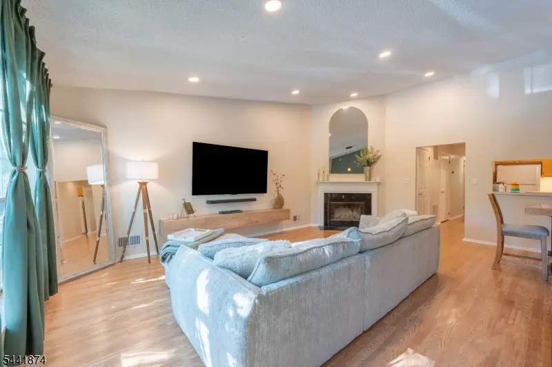 75 Gregory Ln #1506, Franklin Park, NJ 08823 - #2
