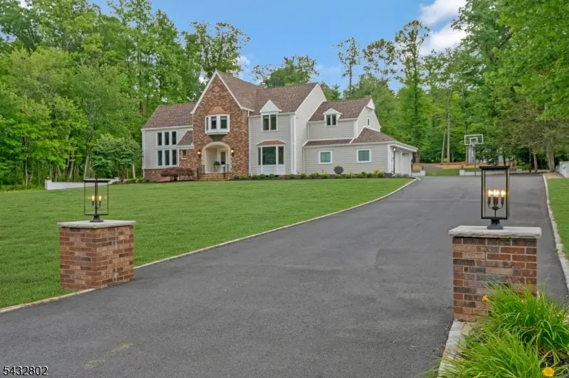29 Crown Dr, Warren, NJ 07059 - #1