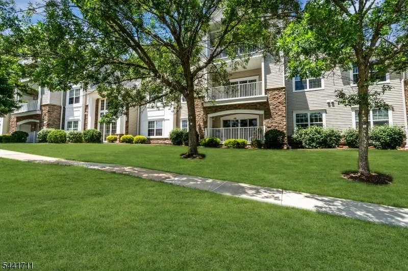 3210 Chesterwood Way #3210, Franklin, NJ 08873 - #3