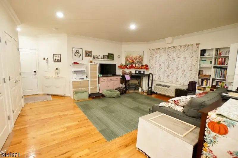 6708 Jackson St #8, Guttenberg, NJ 07093 - #3