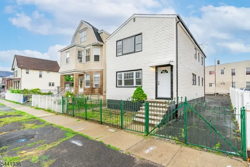 284 2nd Ave, Newark, NJ 07107 - #3
