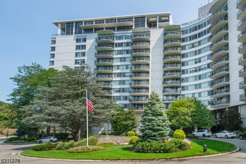 1 Claridge Dr #725, Verona, NJ 07044 - #1