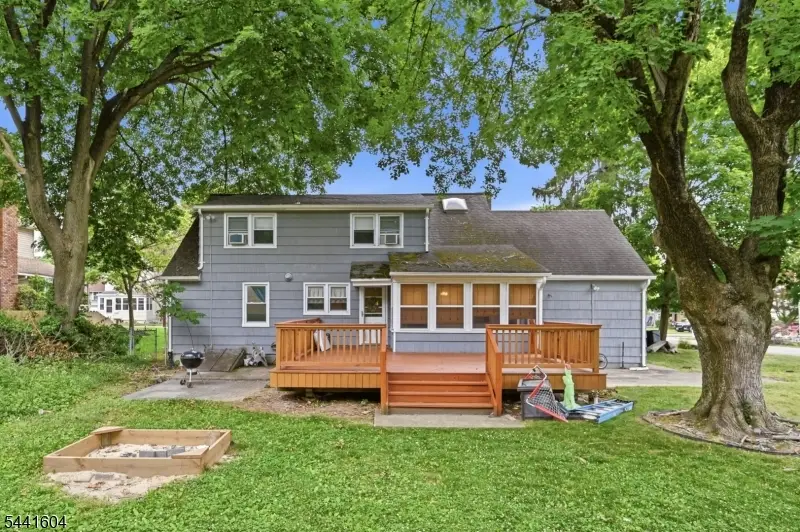 19 Fredericks St, Wanaque, NJ 07465 - #3