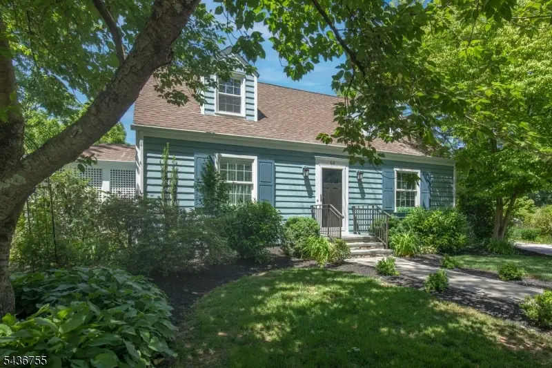 69 W Oak St, Basking Ridge, NJ 07920 - #1
