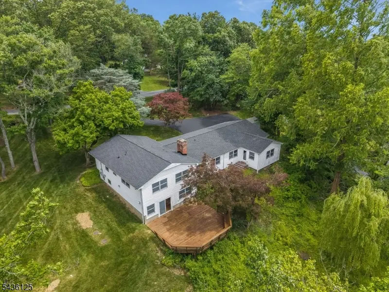 7 Sky View Garden Rd, Clinton, NJ 08833 - #3