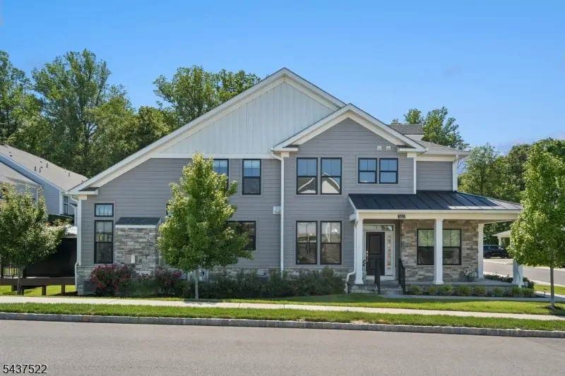 1 Beacon Pl, Old Bridge, NJ 07059 - #2