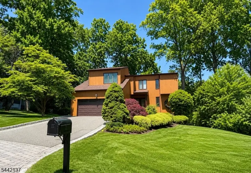 5 Craven Rd, Mountain Lakes, NJ 07046 - #1