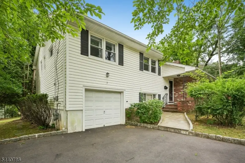 3 Shelley Ter, West Orange, NJ 07052 - #2