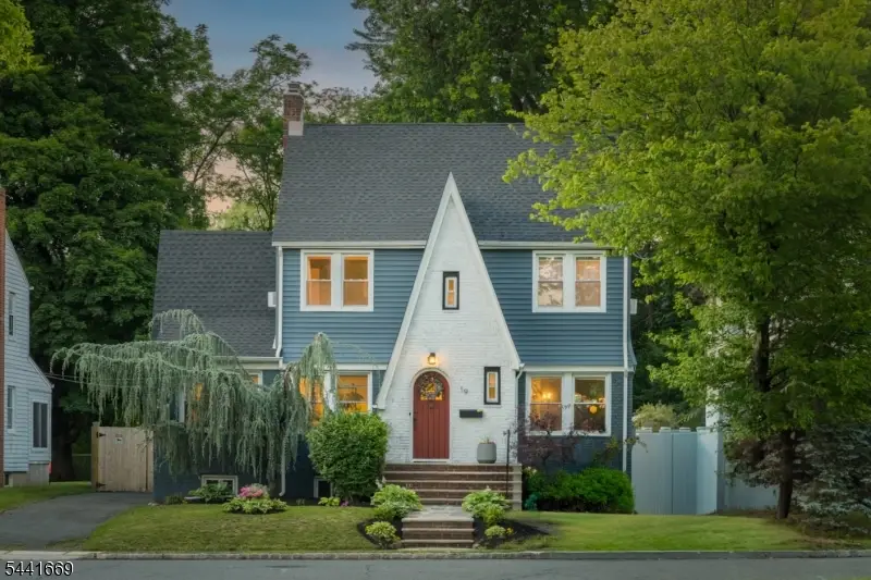 19 Buckingham Rd, West Orange, NJ 07052 - #1