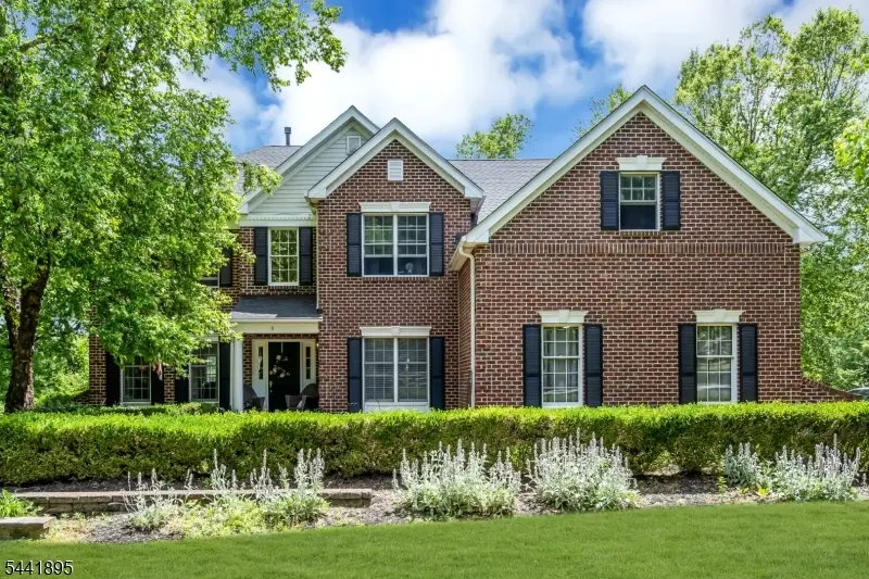 8 Steeplechase Ln, Asbury, NJ 08802 - #1