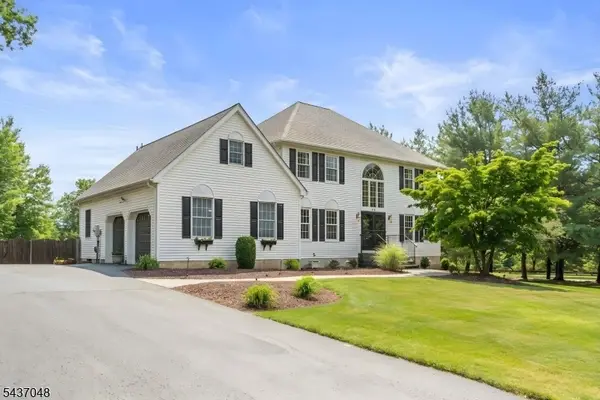 24 Powelson Dr, Hillsborough Twp., NJ 08844