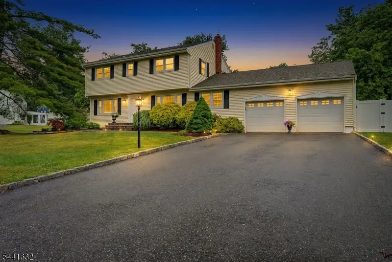 25 Lord Stirling Dr, Troy Hills, NJ 07054 - #2