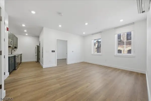 21 Lincoln Park #101, Newark City, NJ 07102