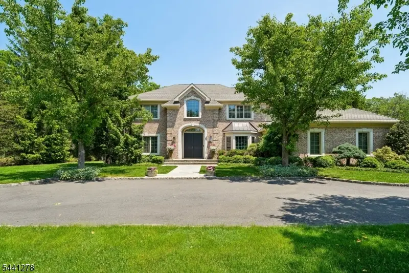 4 Brayton Rd, Livingston, NJ 07039 - #1