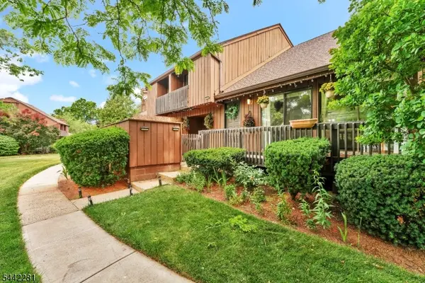 203 Kingsberry Dr, Franklin Twp., NJ 08873