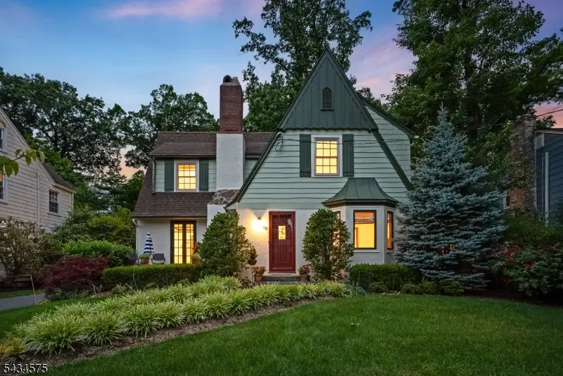 35 Woodland Road, Millburn, NJ 07078 - #1