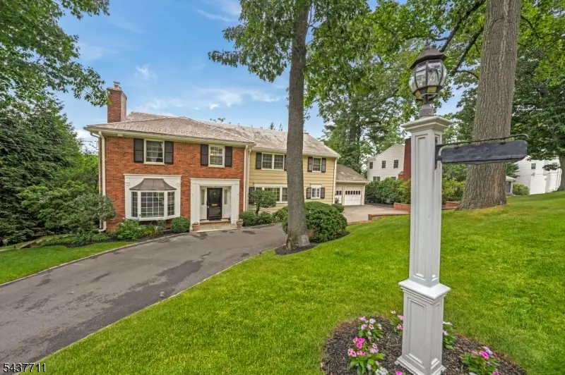 18 Kings Hill Ct, Summit, NJ 07901 - #1