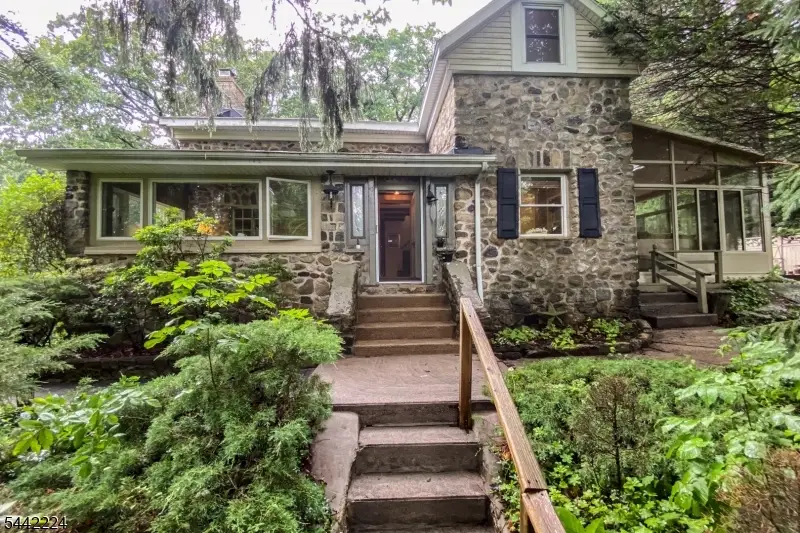 91 W Glen Rd, Denville, NJ 07834 - #2