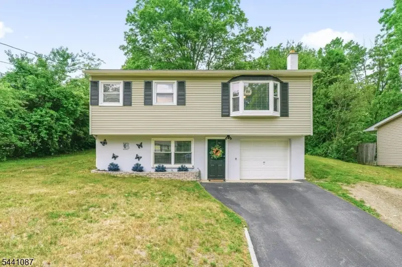 60 Alpine Rd, Wantage, NJ 07461 - #1