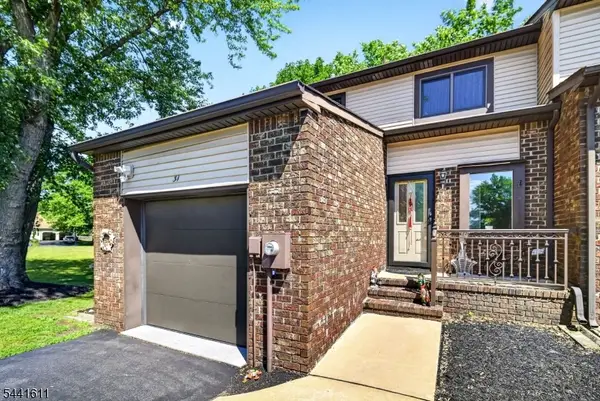 31 Chelsea Cir, Raritan Twp., NJ 08822