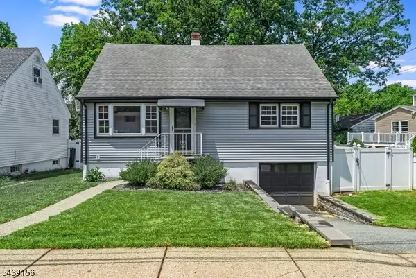 75 Fichter St, Bloomingdale Boro, NJ 07403