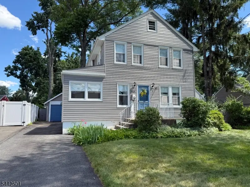 810 Colfax Ave, Pompton Lakes, NJ 07442 - #1