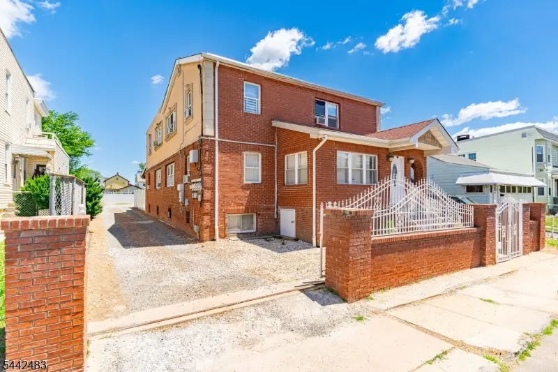 829-831 Allen St #4, Elizabeth, NJ 07202 - #2