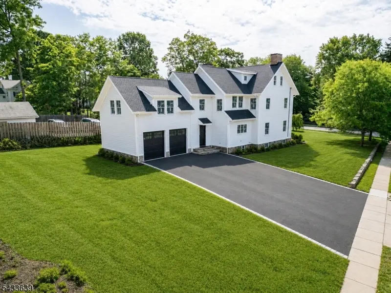 30 E Main St, Mendham, NJ 07945 - #2