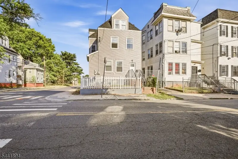 44 Fabyan Pl, Newark, NJ 07108 - #2