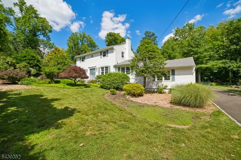 25 Tremont Ter, Livingston, NJ 07039 - #3