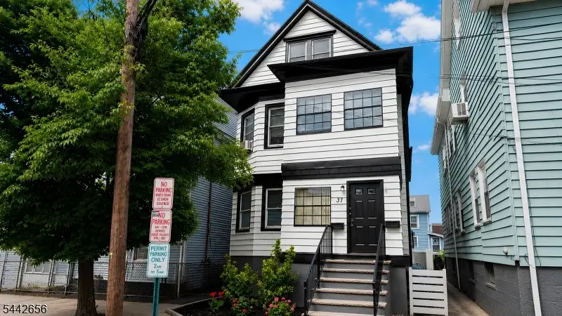 37 Prospect St, Watsessing, NJ 07003 - #1