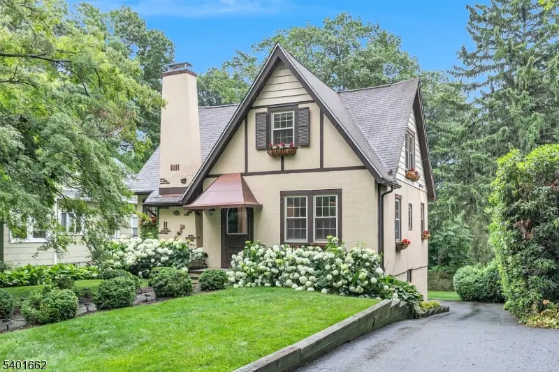 5 Tysley St, Basking Ridge, NJ 07920 - #1
