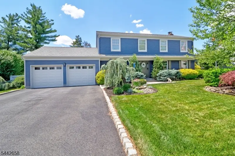 13 Oaklawn Dr, East Hanover, NJ 07936 - #1