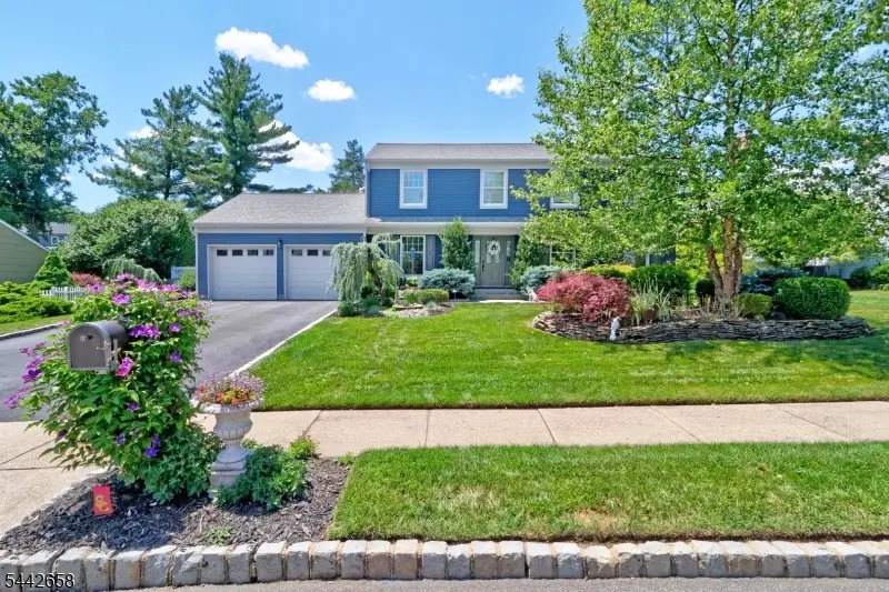 13 Oaklawn Dr, East Hanover, NJ 07936 - #2
