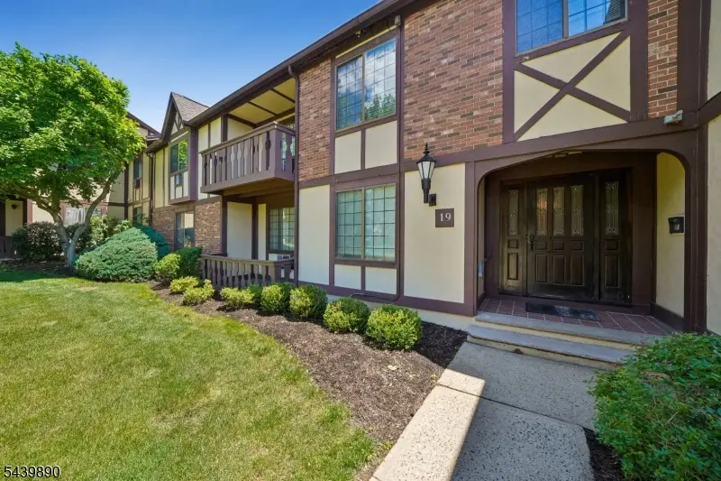 19H Kensington Rd #19H, Chatham, NJ 07928 - #2