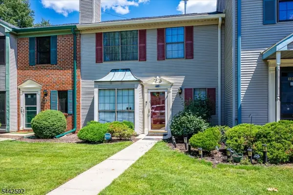 11 Tracy Ct, Franklin Twp., NJ 08823
