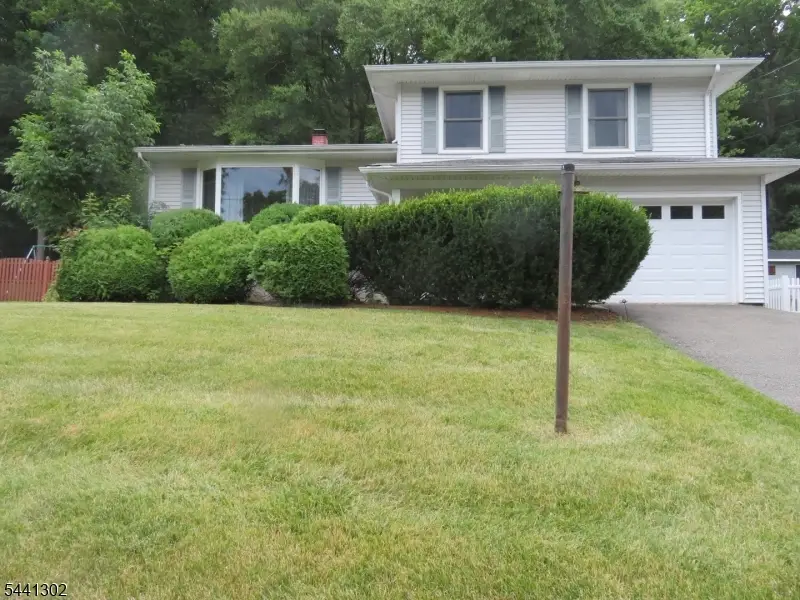 30 Deer Path Dr, Flanders, NJ 07836 - #1