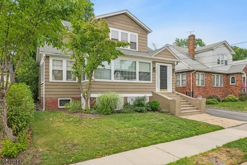 11 Brookwood Dr, Maplewood, NJ 07040 - #2