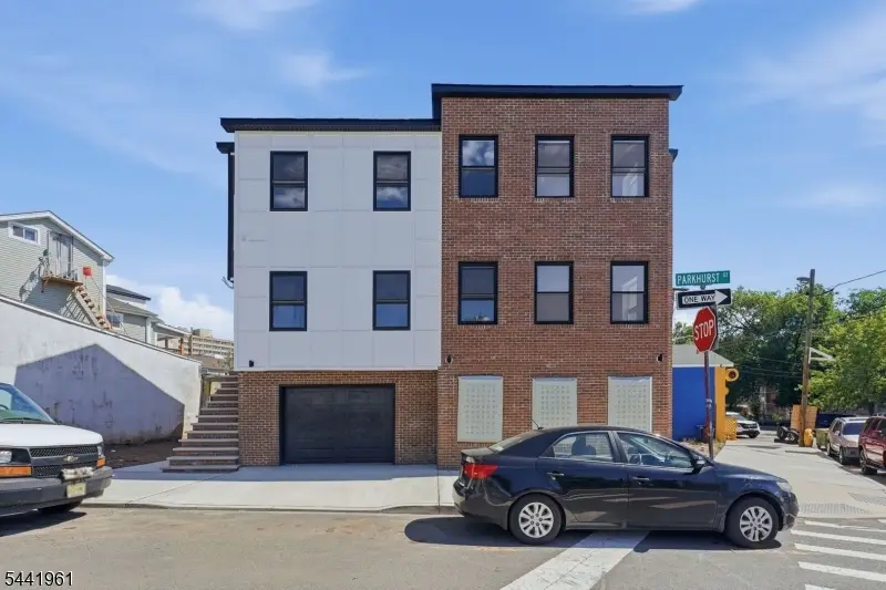 34 Parkhurst St, Newark, NJ 07114 - #1