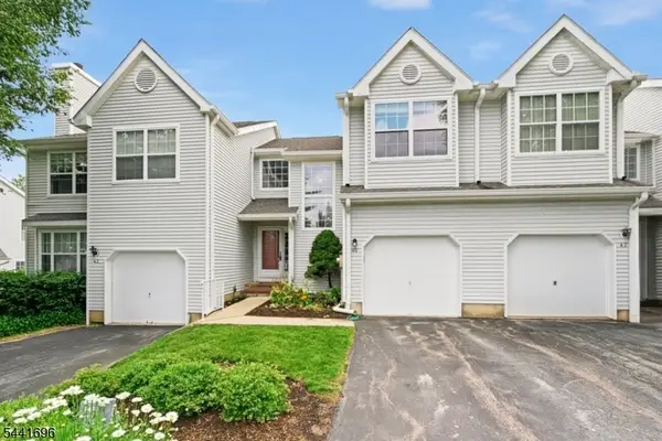 45 Weatherhill Rd, Hamburg Boro, NJ 07419