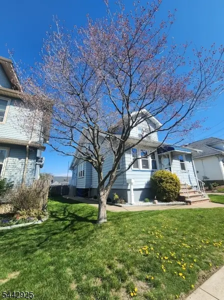 23 Park Ave, Garfield City, NJ 07026