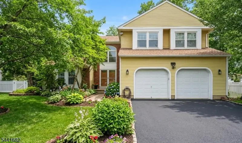 9 Chipwood Ln, North Brunswick, NJ 08902 - #1
