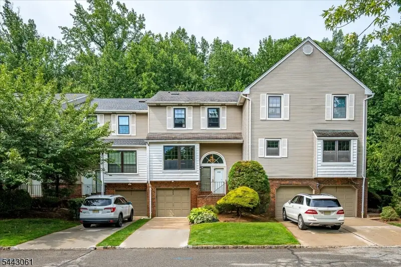 4506 Stonehedge Rd, Edison, NJ 08820 - #1