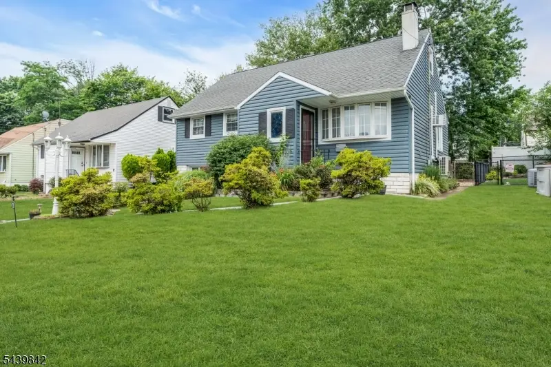 21 Mcguire St, Menlo Park Terrace, NJ 08840 - #3